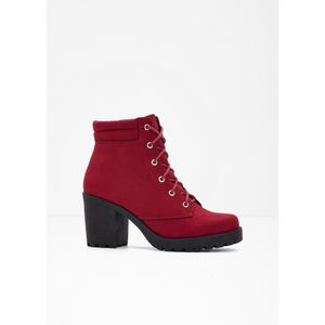 Veterlaarsjes met een blokhak