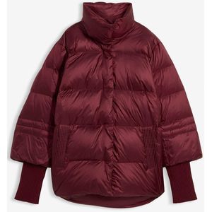 Donsjas met gerecyclede dons en gebreide mouwen