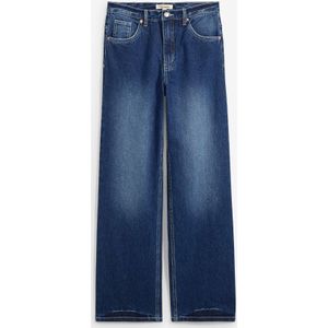 Straight jeans, high waist