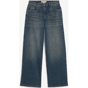 Wide leg jeans, high waist