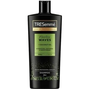 TRESemmé - Flawless Waves - Shampoo - 685 ml
