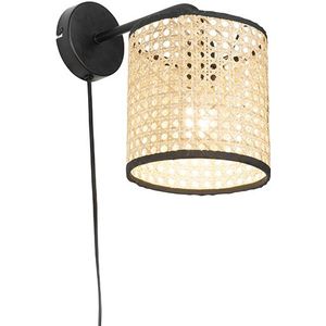 Landelijke wandlamp zwart met rotan kap - Kata