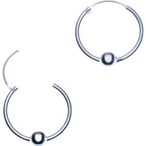 Zilveren Bali hoops met enkel bolletje, 18 mm