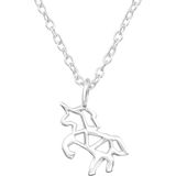Zilveren ketting met hanger, geometrisch vormgegeven eenhoorn