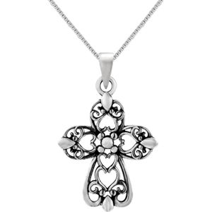 Zilveren ketting met hanger, opengewerkt kruis met meerdere harten