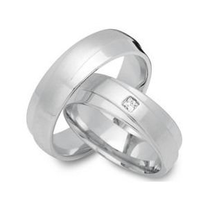 Trouwringen 8 karaat witgoud met Diamant