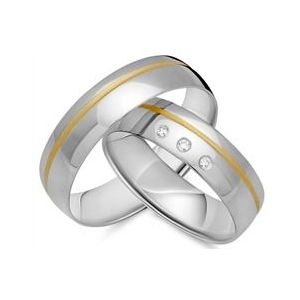 Trouwringen 18 karaat geel- witgoud 3 briljanten