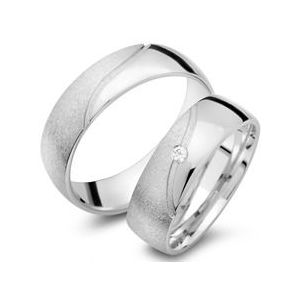 Trouwringen 18 karaat witgoud met Diamant