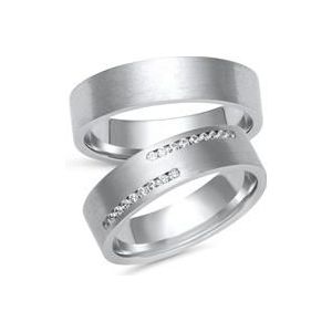 Trouwringen in witgoud of platina met 18 Diamanten