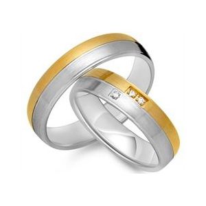 Trouwringen 8 karaat geel-wit goud 3 Diamanten