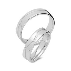 Trouwringen 8 karaat witgoud 3 Diamanten