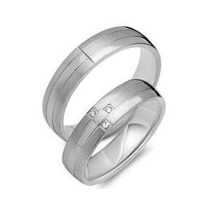 Trouwringen 8 karaat witgoud 3 Diamanten