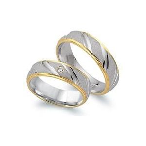 Trouwringen 8 karaat geel witgoud met Diamant