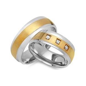 Trouwringen 8 karaat geel-wit goud 3 Diamanten