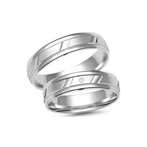 Trouwringen 8 karaat witgoud met Diamant