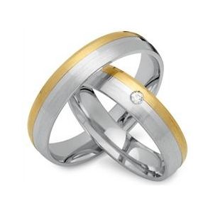 Trouwringen 8 karaat geel witgoud met Diamant
