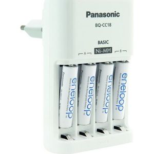 Panasonic oplader + 4 x Panasonic Eneloop AAA batterijen