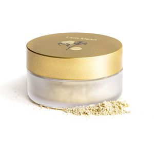 I am Klean Loose Mineral Concealer Against red