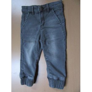 lange broek voor jongen , in grijst van rumbl  4 jaar 104