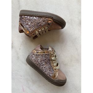 Meisjessneaker glitter met beschermtop Lunella maat 21
