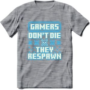 Gamers don't die pixel T-shirt | Neon Blauw | Gaming kleding | Grappig game verjaardag cadeau shirt Heren – Dames – Unisex | - Donker Grijs - Gemaleerd - 3XL