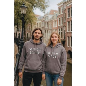 Hoodie met Coördinaten van Utrecht – Grijs / S – Unisex Stadsdesign Sweater