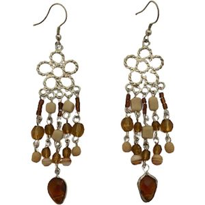 Oorhangers - Bloemen en kraaltjes - Beige, zilverkleurig
