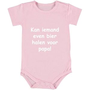 Kan iemand even bier halen voor papa! | rompertje | grappig | meisje