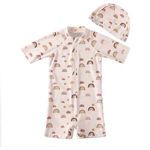 Il Bambini - UV-Zwempak - swimsuit met mutsje - UPF50+ - lichtoranje met regenboogjes - maat 74/80