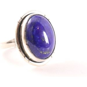 Ovale zilveren ring met lapis lazuli - maat 20