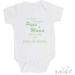 100% katoenen Romper ""De liefste en leukste Papa & Mama zijn toevallig mijn Papa & Mama"" Unisex Katoen Wit/sage green (saliegroen) 56/62