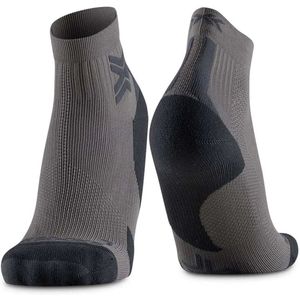 X-SOCKS Run Discover enkelsokken voor verbeterd hardloopcomfort, geavanceerde bescherming met ademende en ondersteunende technologieën, ideaal voor thermoregulatie - Raincloud/Black, 35-38