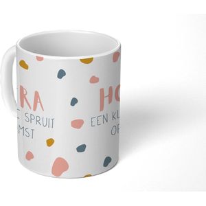 Mok - 275ML - Koffiebeker Moederdag - Mokken Vaderdag - Koffiemok - Quotes - Hoera een kleine spruit op komst - Spreuken - Koffietassen - Peter geschenk - Koffietas - Theemok groot - Grote theemokken - Thee mok Vader - Thee tas - Geschenk Meter