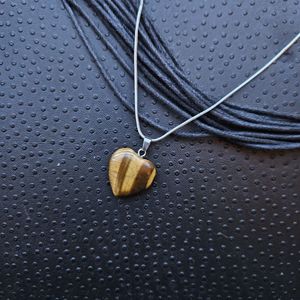 Edelsteen met zilveren ketting Tijgeroog hart hanger