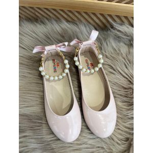 meisjesschoenen-luxe feestschoenen- leren ballerina's- poederroze kleur - vintage stijl-sierstrik -enkelsieraad-parels-siersteentjes-bruidsmeisjes-bruiloft-feest-verjaardag-fotoshoot- maat 36