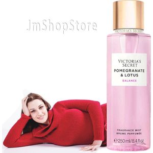 Victoria's Secret - Pomegranate & Lotus Natural Beauty Body Mist 250 ml