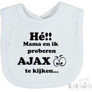 Soft Touch Slabbetje ""Hé!! Mama en ik proberen AJAX te kijken.."" Unisex Katoen Wit/zwart Afmeting 33 x 22 Cm