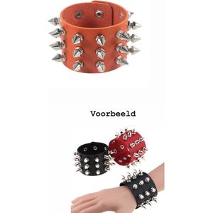 Akyol - Punk Armband - Gothic Spikes Armband armband koningsdag - oranje armband - spiritueel armband - Bracelet met stuts - PU Leer - Unisex - Armband Oranje – armband met spikes – gothic – gothic look- stijl