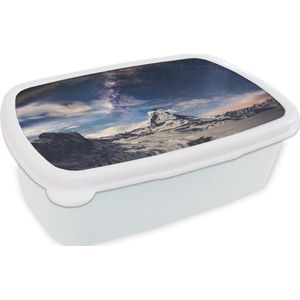 Broodtrommel Wit - Lunchbox - Brooddoos - Matterhorn en sterrenhemel bij Zermatt Zwitserland - 18x12x6 cm - Volwassenen