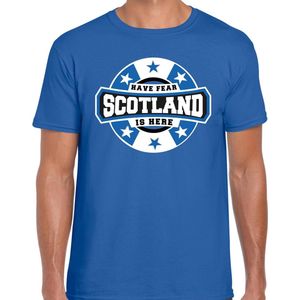 Have fear Scotland is here t-shirt met sterren embleem in de kleuren van de Schotse vlag - blauw - heren - Schotland supporter / Schots elftal fan shirt / EK / WK / kleding M