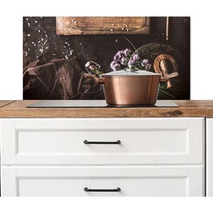 Spatscherm keuken 80x40 cm - Kookplaat achterwand Snijplank - Kruiden - Lepel - Keuken - Rustiek - Vijzel - Bieslook - Muurbeschermer - Spatwand fornuis - Hoogwaardig aluminium