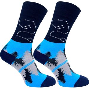 La Pèra - Kerstsokken - 35-38 - Blauw – Katoen – Winter Sky Socks met Sterren & Bergen – Warm & Comfortabel Kerstcadeau voor Heren & Dames