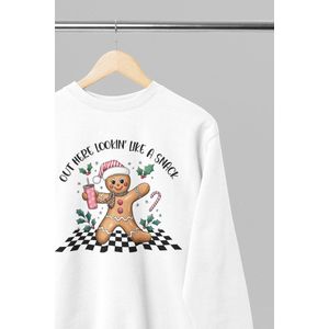 Foute kersttrui - Out here looking like a snack - Wurban Wear | 18+ | Grappige sweater | Leuk cadeau | Unisex sweater | Oversized sweater | Kersttrui heren | Foute kerstkleding | Kerst sweater | Kersttrui dames | Foute kersttruiendag 2025 | Wit
