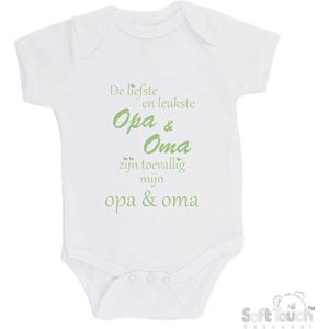 100% katoenen Romper ""De liefste en leukste Opa & Oma zijn toevallig mijn opa & oma"" Unisex Katoen Wit/sage green (saliegroen) 62/68