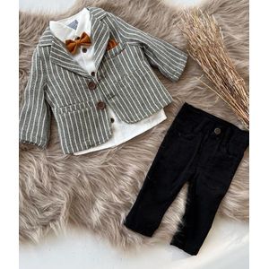 luxe jongens kostuum-kinderpak- kinderkostuum-4 delige set - olijfgroen wit gestreept blazer, witte hemd, zwarte kostuumbroek ,cognac kleur vlinderstrik -bruidsjonkers-bruiloft-feest-verjaardag-fotoshoot-maat 104 (4-5 jaar)