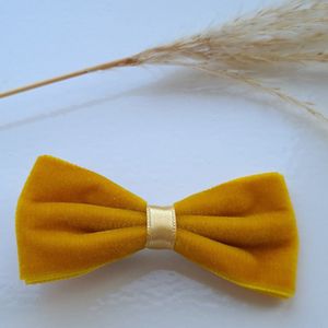 Bows and Flowers Haarstrik Velvet | 8cm | Satijnen details | Okergeel/Mustard | Alligator clip