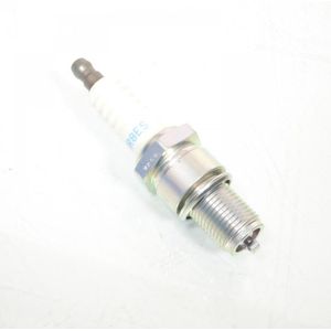 Bougie d'allumage NGK pour Moto Suzuki 125 RM 1996 à 2011 BR8ES olive fixe / 3961 Neuf