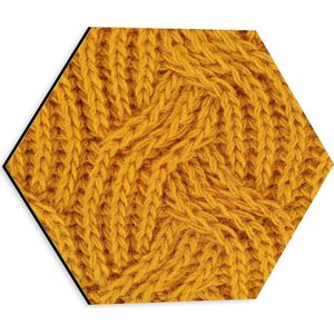 Dibond Hexagon - Geel Gebreide Stof - 30x26.1 cm Foto op Hexagon (Met Ophangsysteem)