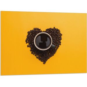 Vlag - Kop Koffie in Hart Koffiebonen op Okergele Achtergrond - 100x75 cm Foto op Polyester Vlag