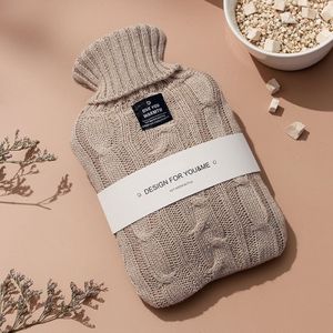 Colorful Sun® Kruik met Hoes 2L – Warm & Koud Gebruik – Pluche Warmwaterkruik – Nek-, Rug- & Buikverwarmer – Ideaal bij Spierpijn, Buikpijn & Koeling – Voor in Bed & Overdag – Perfect Cadeau – Lichtbruin